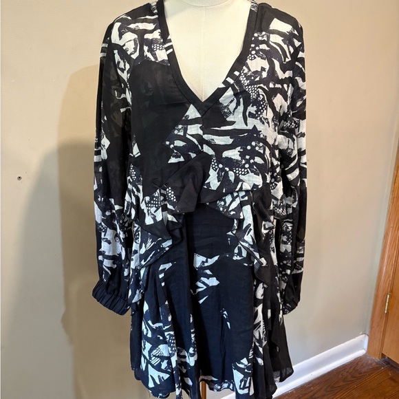 IRO Monochrome Floral Dress - Picture 1 of 5